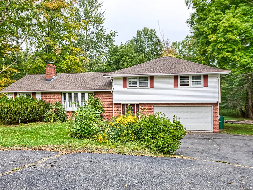 1040 Mountain Rd