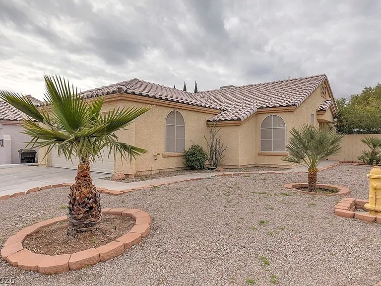 7225 Scenic Hills Dr — Photo 3