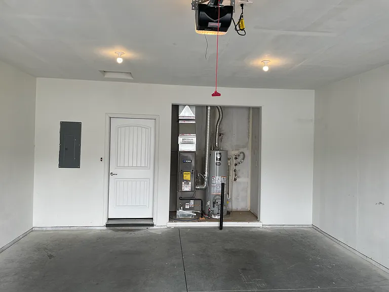 1135 Sunnybrook Ave — Photo 2