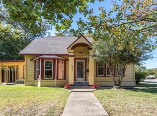 611 Chestnut St, Bonham, TX 75418