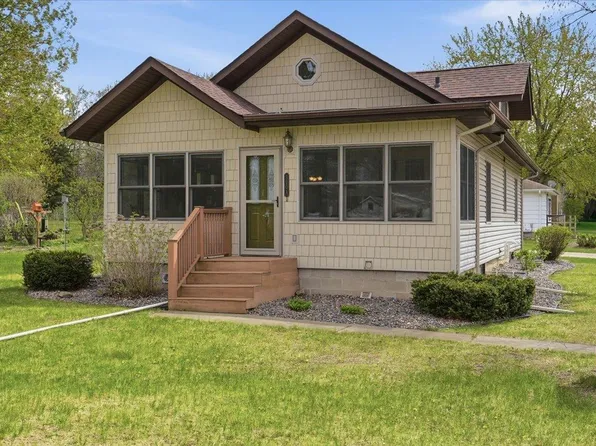 320 W State St, Dresser, WI 54009