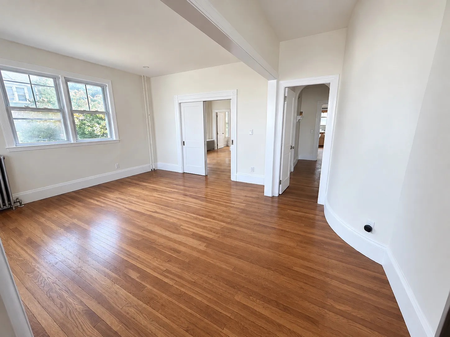 3 bed, 1200 sqft, $3,200 — Photo 2