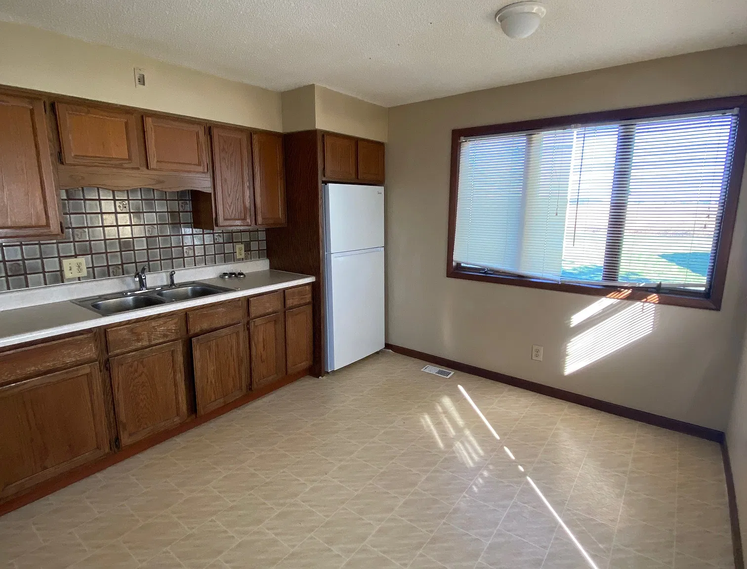 3 bed, 1552 sqft, $1,600 — Photo 2