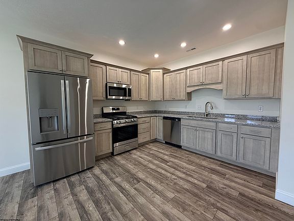 5th image of 137 Willow Oak Dr