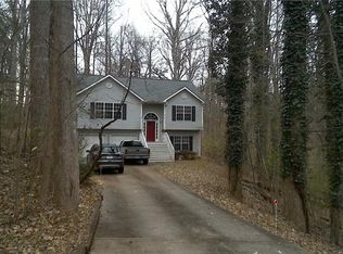 9815 Parkway Ln, Gainesville, GA 30506