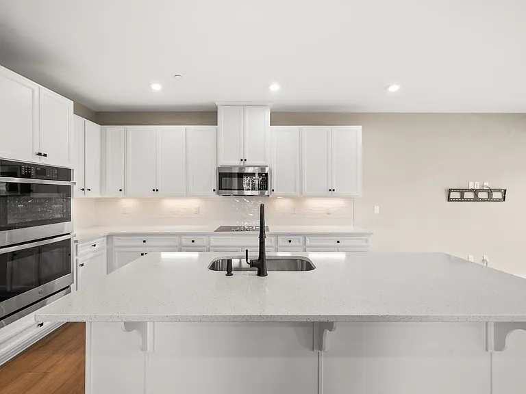 1000 Mountain View Dr — Photo 8