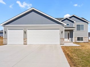 1105 11th Ave SE, Waseca, MN 56093