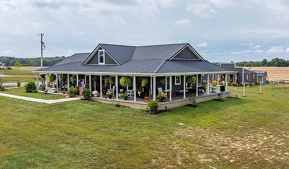 4th image of 3761 South Rd