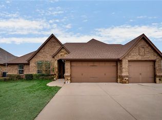 3613 Abes Landing Dr, Granbury, TX 76049