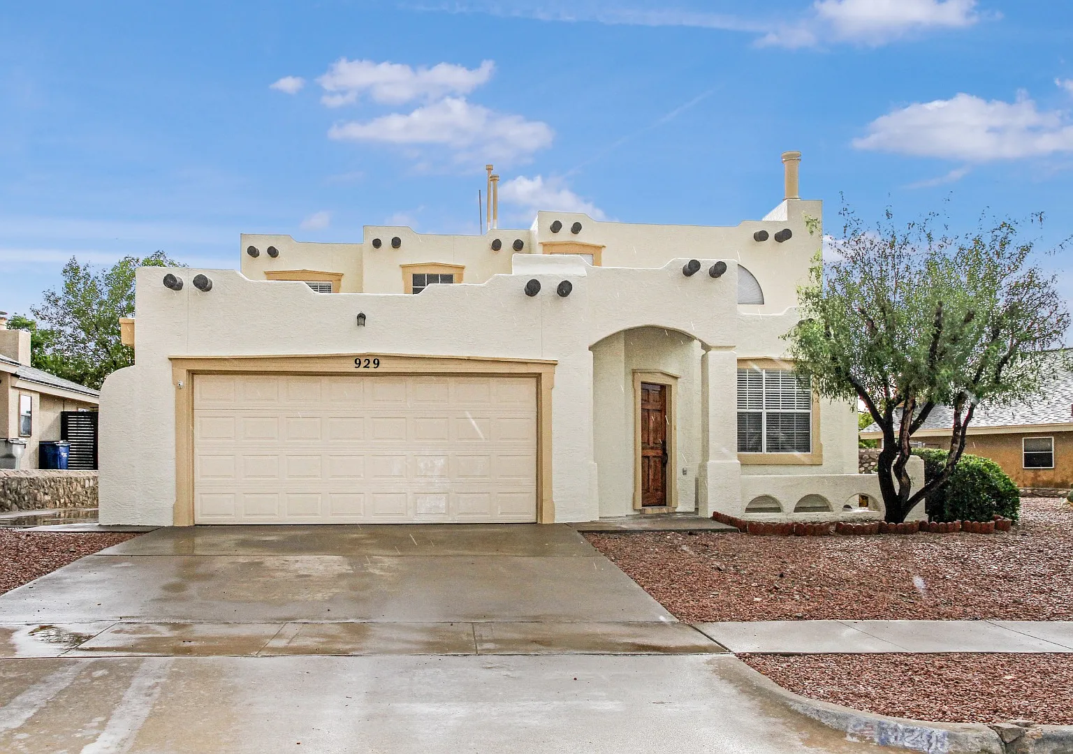929 Totonaca Ln — Photo 2