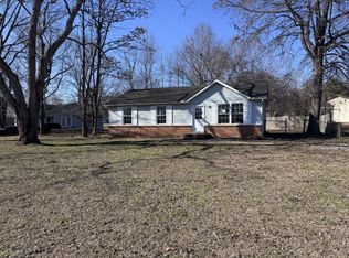 1480 Nichols Dr, Clarksville, TN 37042