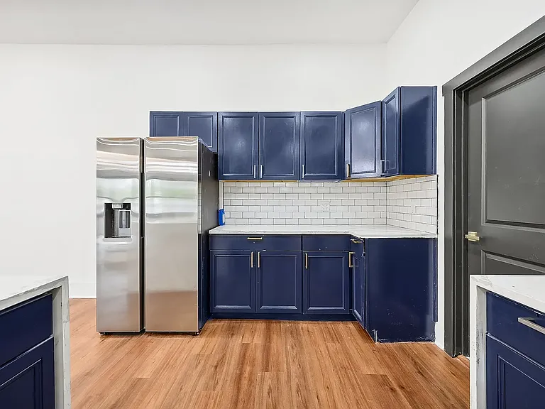 76 Market St — Photo 8
