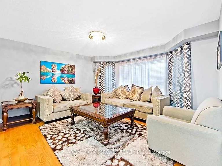 7 McAlpine Ave — Photo 3
