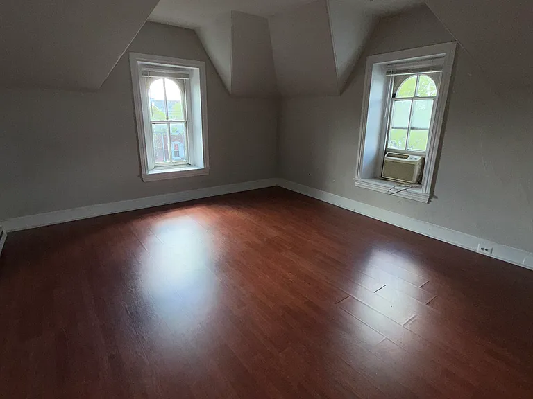 907 Dekalb St #5 — Photo 6