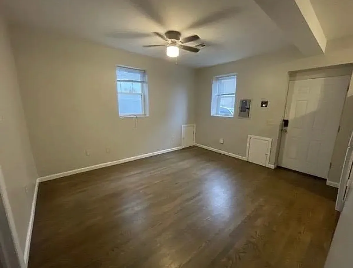 Building Photo - 4206 Smith Ave #1