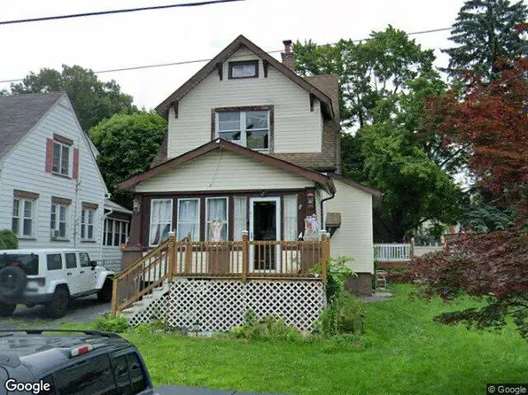 11 Christopher St, Dover, NJ 07801