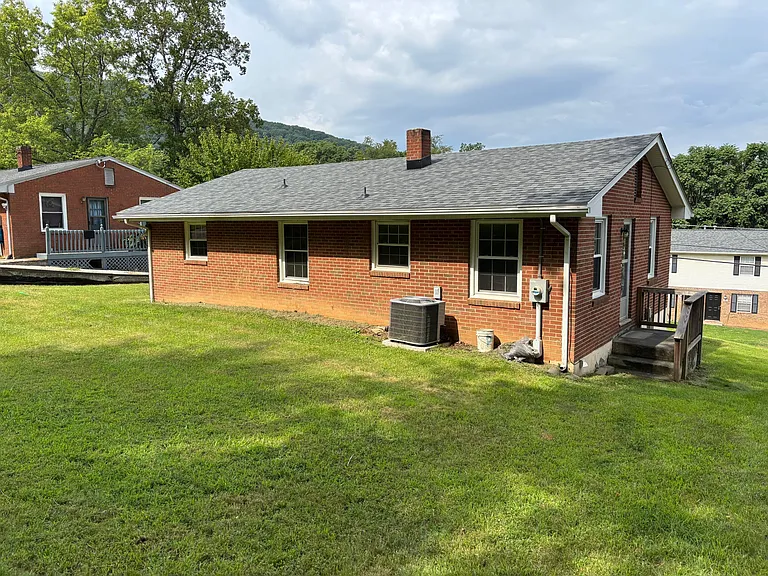 3614 Ventnor Rd SE — Photo 15