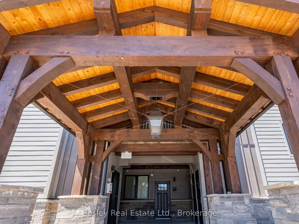 18 Beckwith Ln #101, The Blue Mountains, ON L9Y 3B6