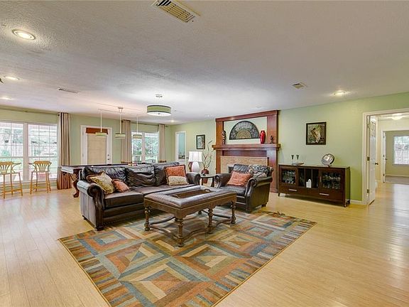 4th image of 509 Havenwood Ln N