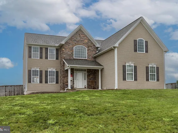 301 Ida Red Dr, Leesport, PA 19533