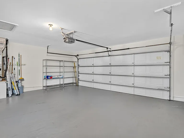 899 Granada Dr — Photo 34