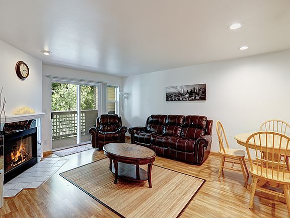 3rd image of 15707 Waynita Way NE Unit B207