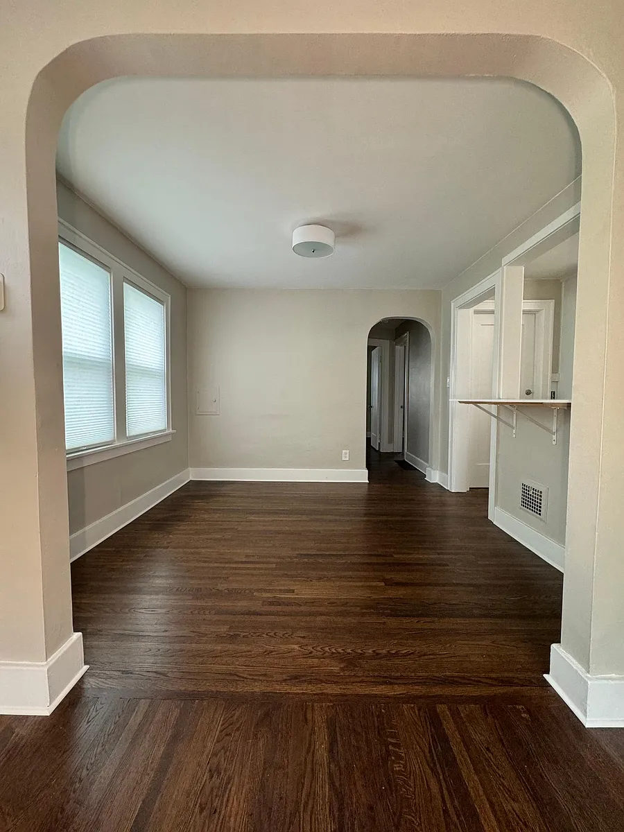 Building Photo - 256 Saint Lawrence Ave #2