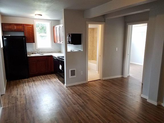Living Room/Entrance