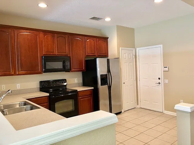953 Rock Harbor Ave — Photo 7