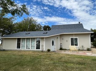 815 S Donna Ave, Garden City, KS 67846