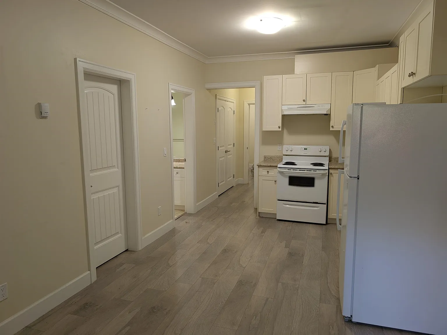 2 bed, 700 sqft, $1,700 — Photo 2