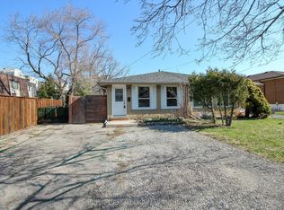 881 Lawrence Rd, Hamilton, ON L8K2A4