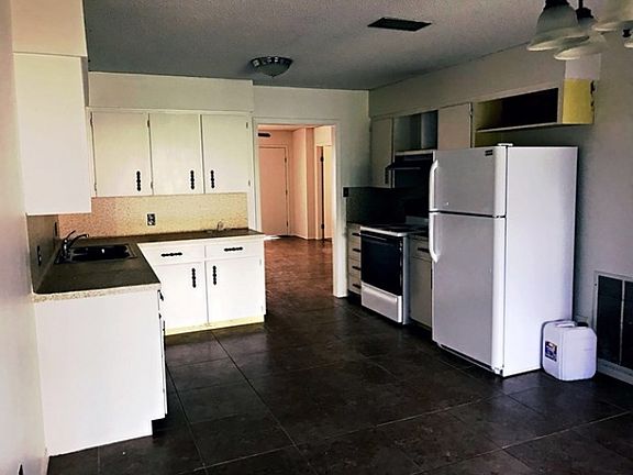 4th image of 519 E Upas Ave