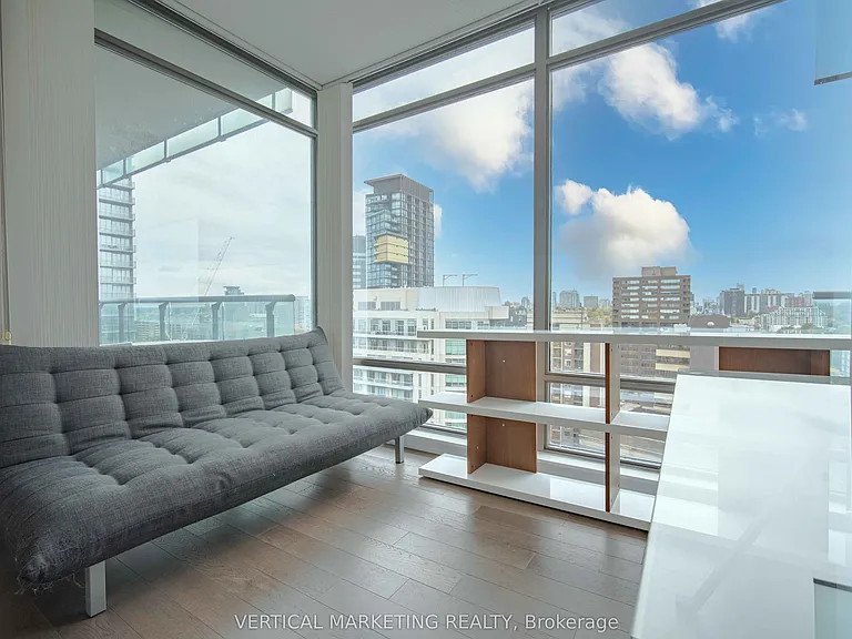 18 Yorkville Ave #1707 — Photo 32