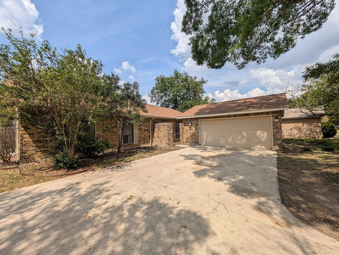 Summerwood Neighborhood / Access to River Park & Tennis Courts / Fridge / Fenced in Backyard / CISD — Photo 3