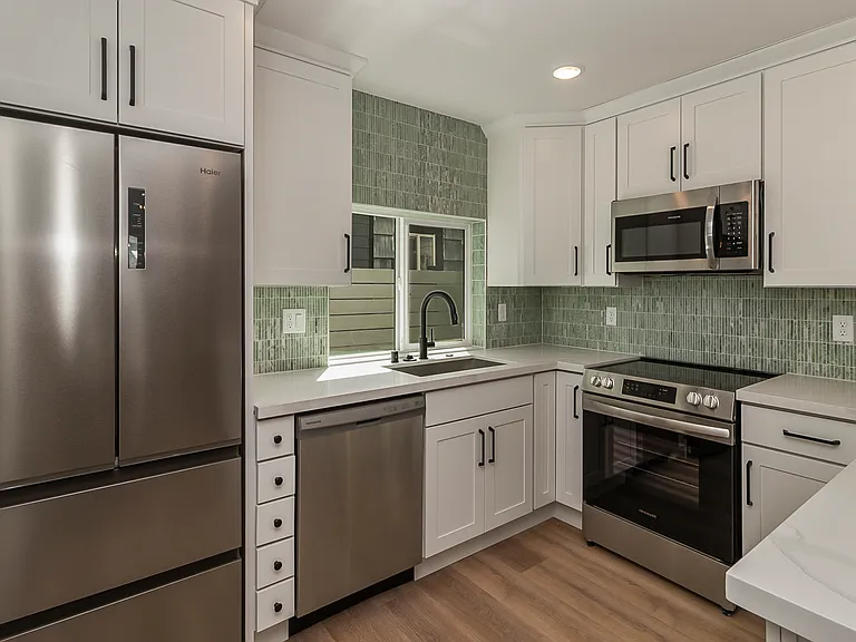 820 S Sullivan St #B — Photo 6
