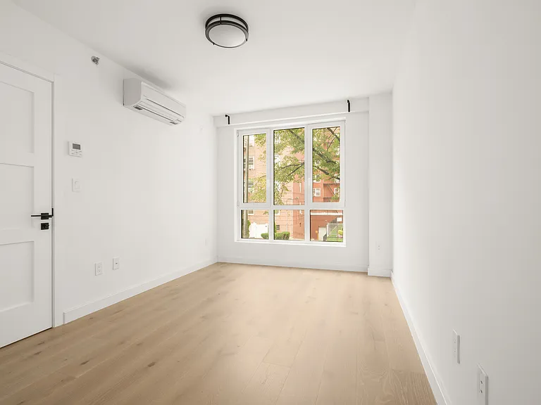618 Avenue H #2C — Photo 3