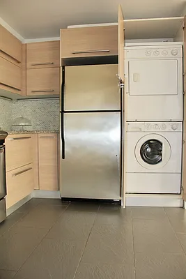 Rented by Reza Namazi, LREB | media 27