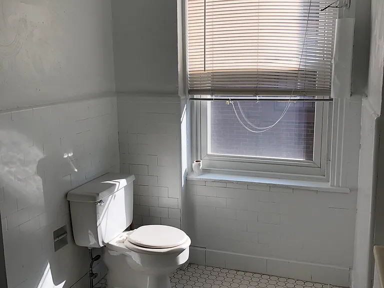 2124 Walnut St #3R — Photo 6