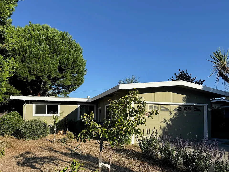 435 Dell Ave
