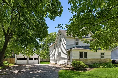 3 bed, 1446 sqft, $2,200 — Photo 1