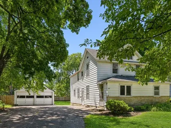 221 8th St NW, Faribault, MN 55021