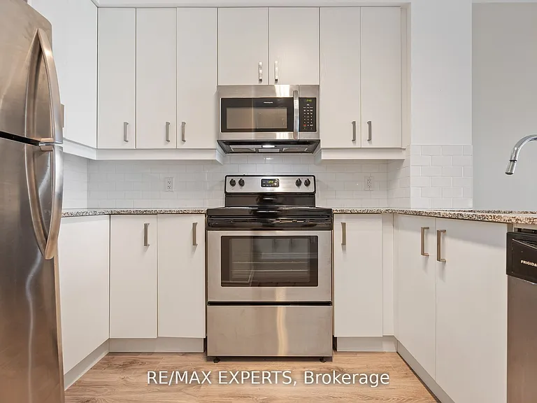 11611 Yonge St #227 — Photo 5