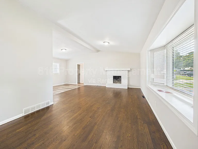 622 Christopher St — Photo 2