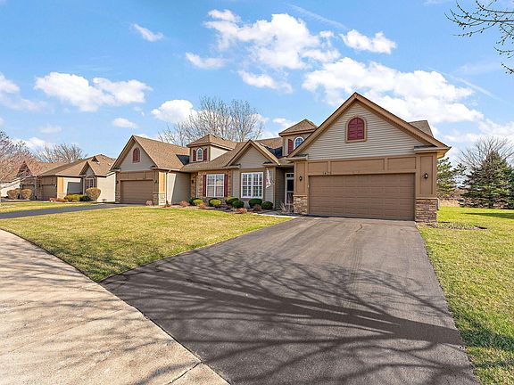 4th image of 1479 Charlevoix Way