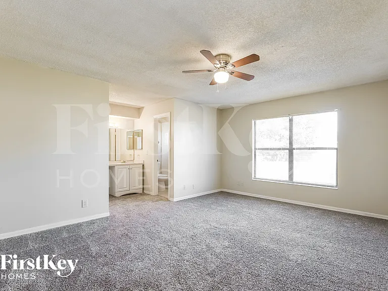 1051 Shepherd Ave — Photo 9