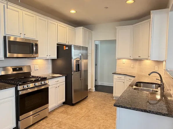 10511 Sablewood Dr Unit 107, Raleigh, NC 27617