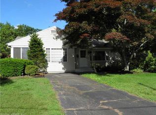 3 Woodlawn Dr, Cromwell, CT 06416