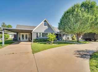 1104 Sheridan Ln, Cleburne, TX 76033