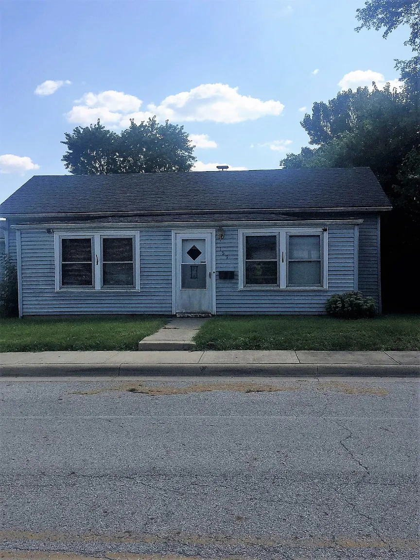 169 Mechanics St photo 1